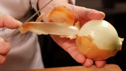 ¿Cómo pelar la cebolla prácticamente?