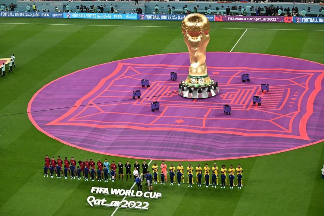 ¡Emine Erdogan comparte la Copa Mundial de la FIFA 2022!