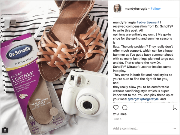 Mandy Ferrugia, una influencer de Instagram de belleza y estilo de vida, ayudó a promover las plantillas para zapatos planos del Dr. Scholl en esta publicación patrocinada.