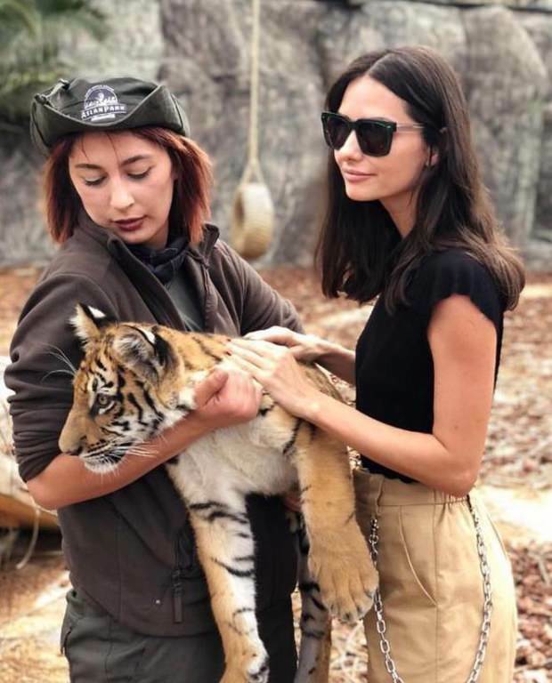 La famosa actriz Yasemin Özilhan abrazó la naturaleza salvaje