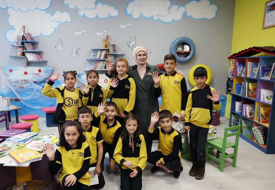 Emine Erdoğan se reunió con niños en Ankara