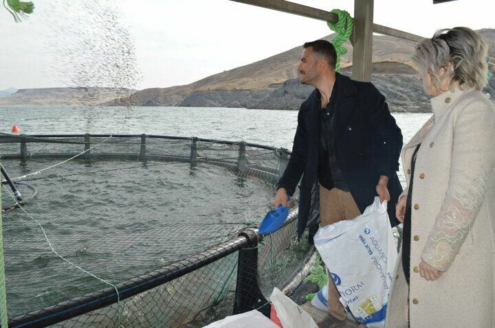 ¡Kürşat Kılıç dejó la banca y se convirtió en productor de pescado con su esposa!