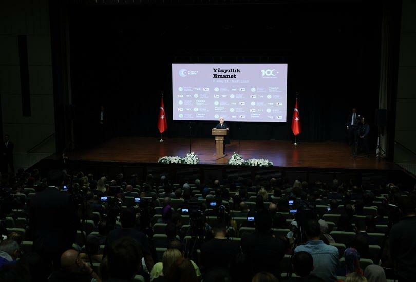 Exposición de cartas cautivas de la Media Luna Roja encargada del centenario de la Primera Dama Erdoğan