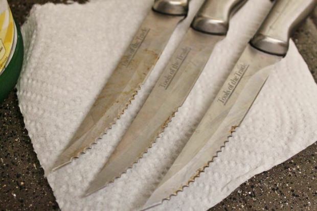 ¿Cómo eliminar la mancha de óxido de la cuchilla?