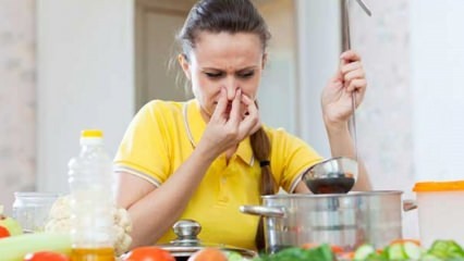 ¿Cómo pasan los malos olores en la cocina? 