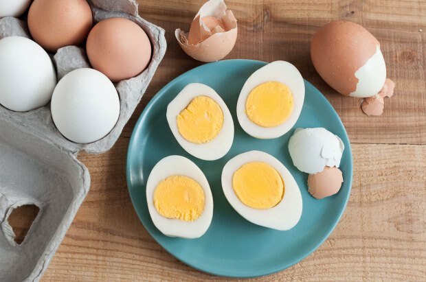 Los beneficios de un huevo hervido bajo