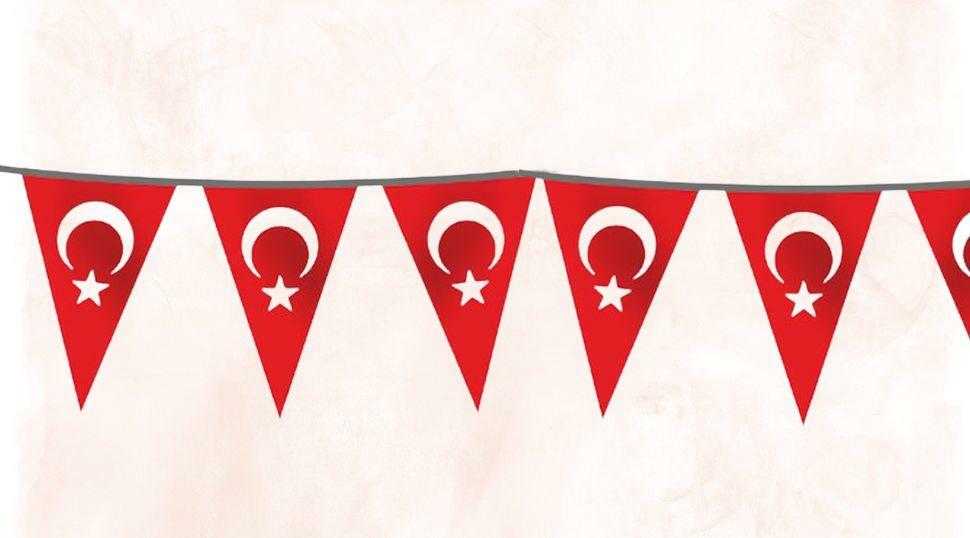 Özgüvenal String Ornament Triángulo Bandera turca