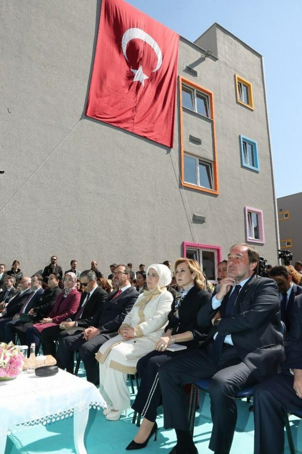 Primera Dama Erdogan: En los últimos 17 años, casi 55 mil personas discapacitadas han sido empleadas