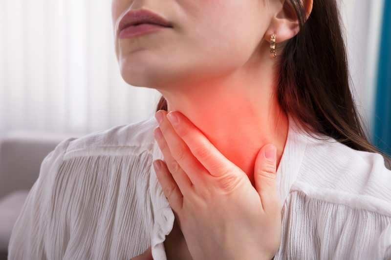 la faringitis se ve con dolor de garganta