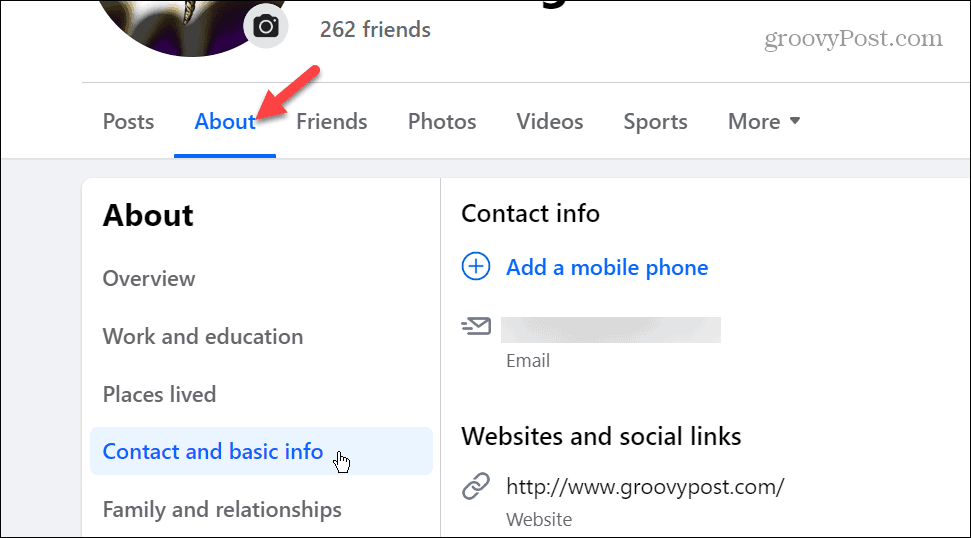 Pestaña de contacto e información básica en el perfil de Facebook