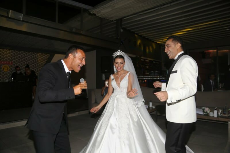 ¡La boda que reúne a nombres famosos! Sinan Güzel y Seval Duğan se casaron