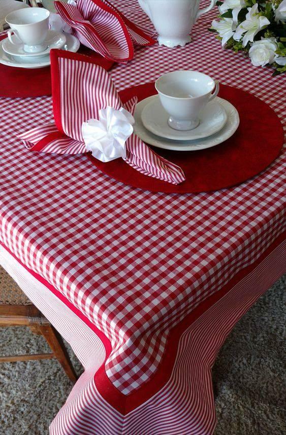 decoración de mesa roja
