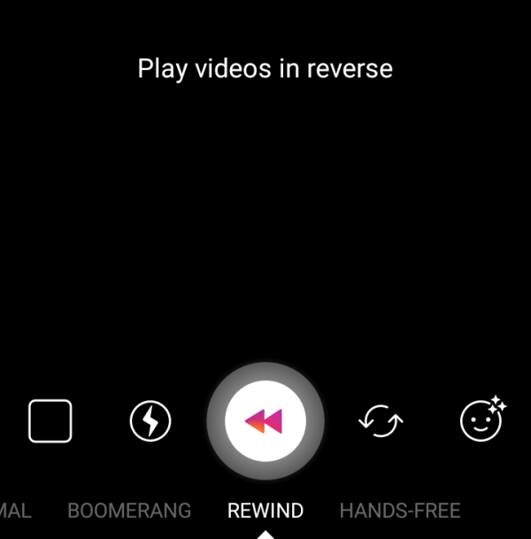 Agrega un video que se reproduce al revés, con Rewind.