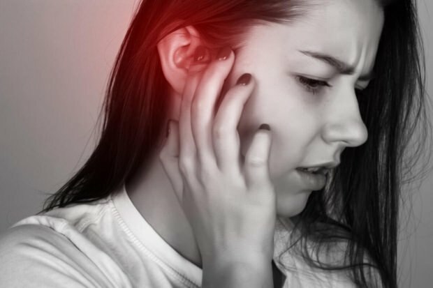 ¿Qué causa el deslizamiento del cristal del oído? Síntomas del juego de cristales en el oído