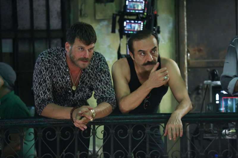 El último papel de Kıvanç Tatlıtuğ en la película es una espiral de obras organizadas.