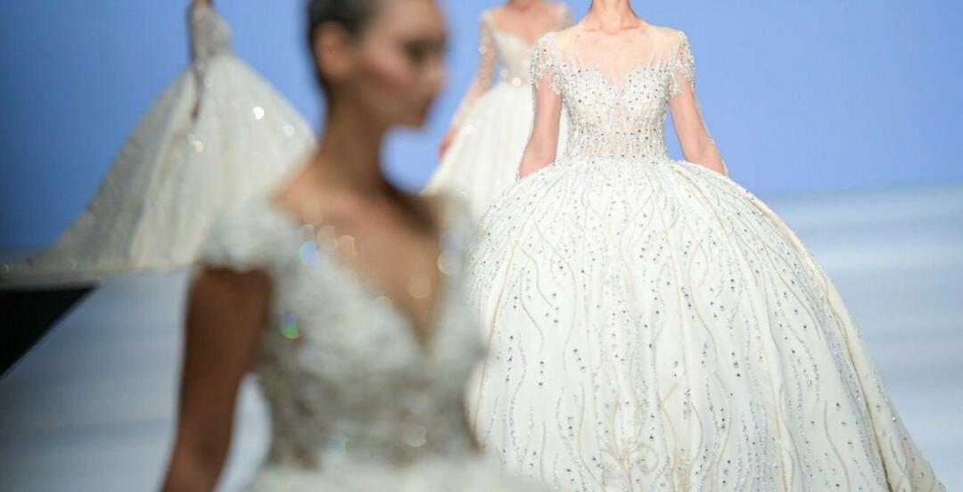 Nueva creación presentada en el desfile de moda de vestidos de novia 2023