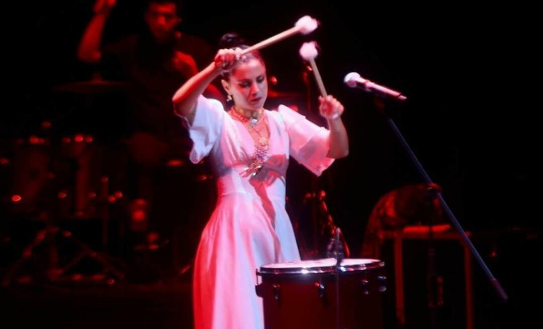 Emel Mathlouthi 'Dedico mi concierto de Estambul a los palestinos'
