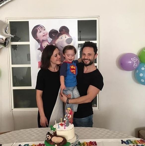 ¡Sorpresa de cumpleaños del cantante Özgün a su hijo Ediz!