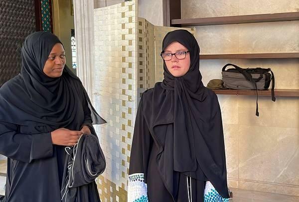 2 turistas convertidos al Islam en Qatar