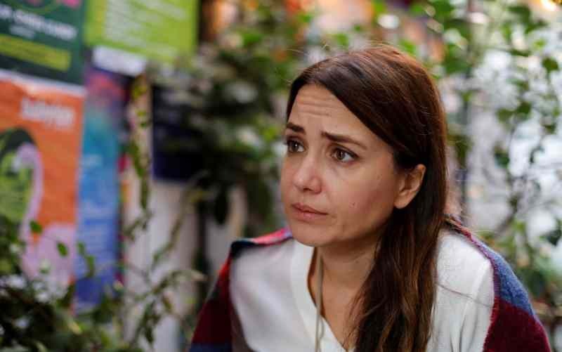 ¡La famosa actriz Deniz Uğur alivia el dolor de su difunto esposo con sus hijos!