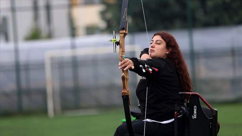 La atleta paralímpica Miray Aksakallı establece un ejemplo para todos con su lucha