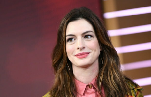 Anne Hathaway 37. anciano