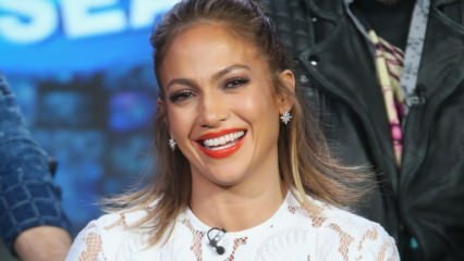 Jennifer Lopez lanza marca de cuidado de la piel