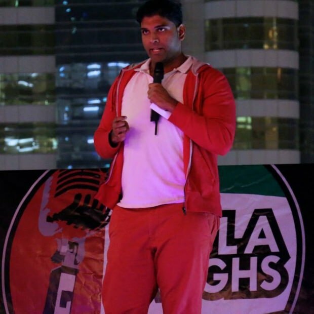 ¡El comediante indio Manjunath Naidu murió en el escenario! La audiencia no entendió