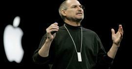 ¡Las pantuflas del fundador de Apple, Steve Jobs, están en subasta! Vendido por precio récord