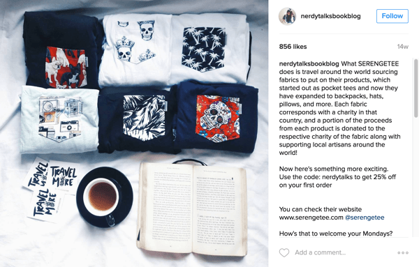 El blog del libro Nerdy Talks presenta los productos Serengetee e informa a los seguidores sobre la causa en Instagram.