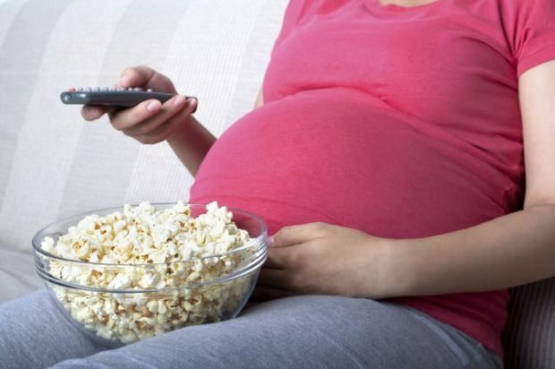 ¿Pueden las mujeres embarazadas comer palomitas de maíz?