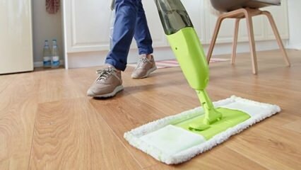 ¿Deben limpiarse los pisos con un perno o un trapeador? 