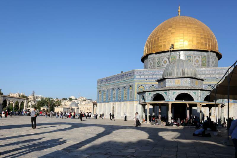 Masjid al-Aqsa se preparó para el Ramadán con el trabajo voluntario de cientos de palestinos