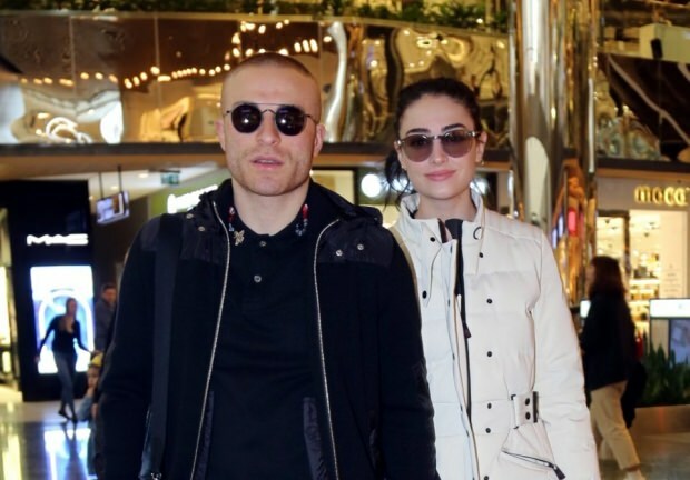 Gokhan Tore y Esra Bilgic