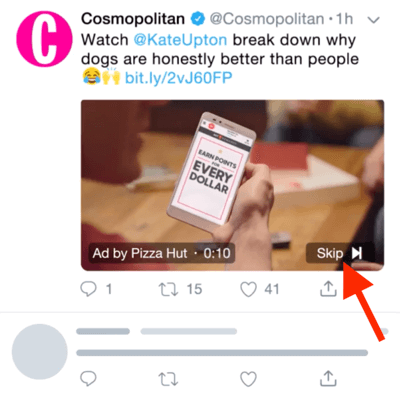 Ejemplo de un anuncio de video de Twitter con la opción de omitir el anuncio después de 6 segundos.