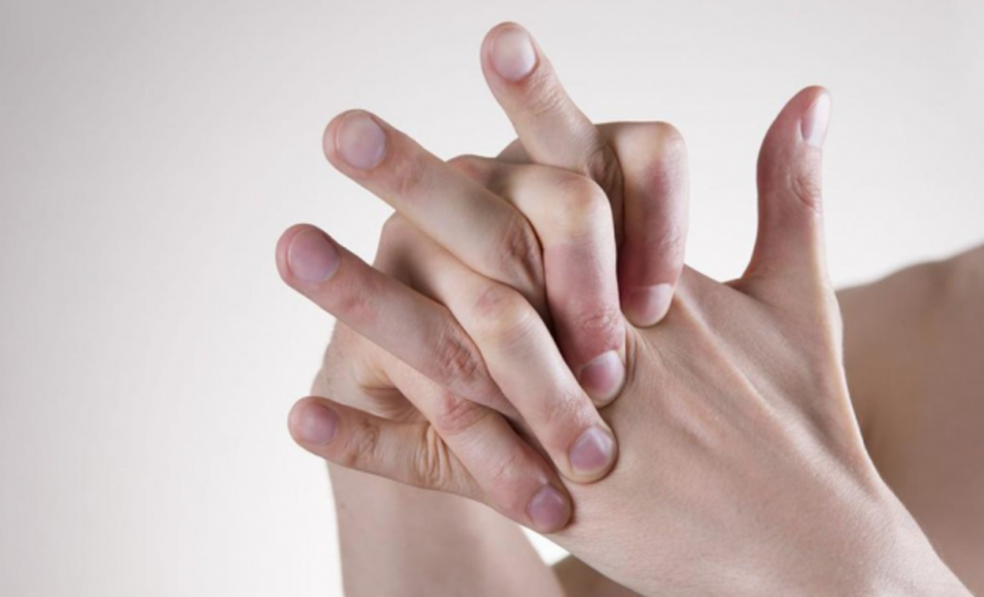 ¿Cuáles son los daños de romperse los dedos, cómo dejarlo?