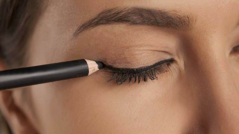 ¿Cómo dibujar el delineador de ojos más fácil? ¿Cuáles son los métodos para dibujar delineador de ojos?