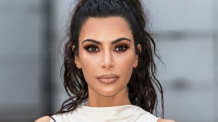 Kim Kardashian llevaba algo así ...