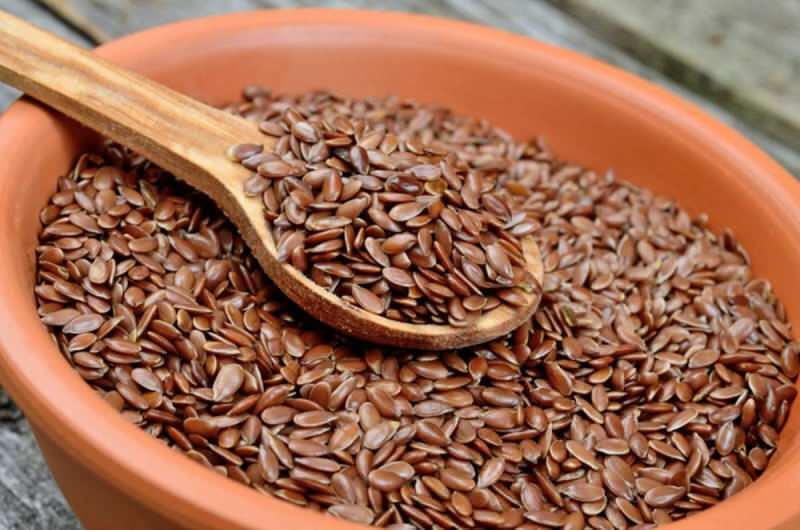 Las semillas de lino se pueden pulverizar y agregar a comidas o ensaladas.