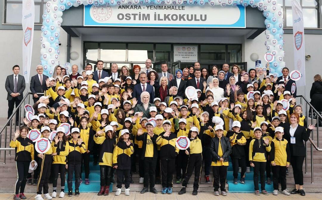 Emine Erdoğan visitó la escuela primaria de Ostim