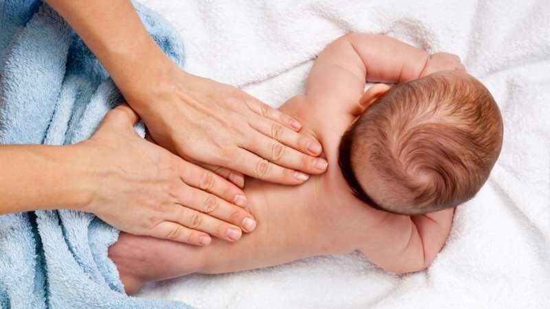 ¿Cómo usar supositorios en bebés? Uso de supositorios y aceite de oliva en el estreñimiento.