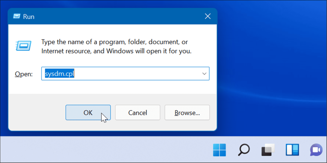 Ejecute sysdm-cpl arreglar la barra de tareas de Windows que se muestra en pantalla completa