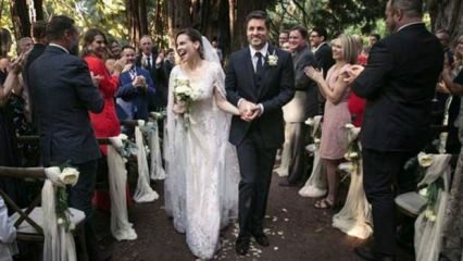 ¡La estrella de Hollywood Hilary Swank está casada!