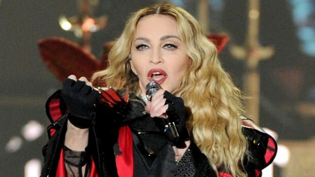 Llamada Madonna: cantando en el escenario de asesinos