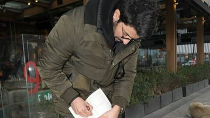 Engin Akyürek firmó un libro