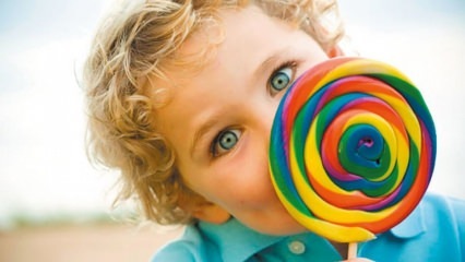 Los daños de comer azúcar en niños
