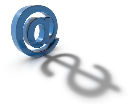 concepto de comercio electrónico de un símbolo de dirección de correo electrónico y un símbolo de dólar combinados