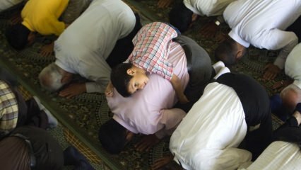 ¿Deberían llevar a los niños a la oración tarawih?