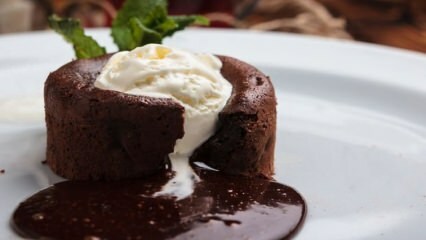 ¿Cómo hacer un pastel de chocolate caliente?