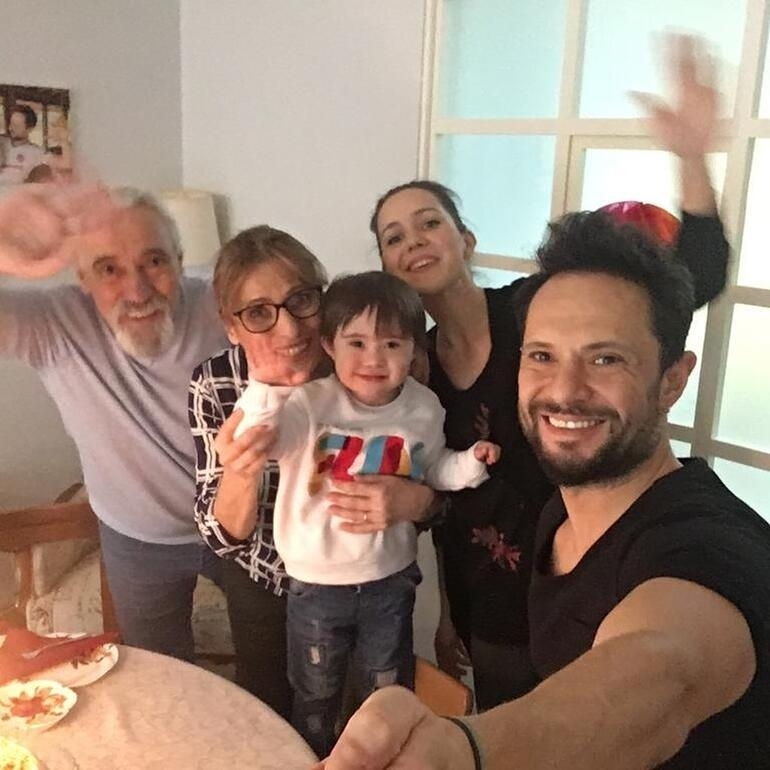 Fiesta de cumpleaños del cantante Özgün a su hijo Ediz